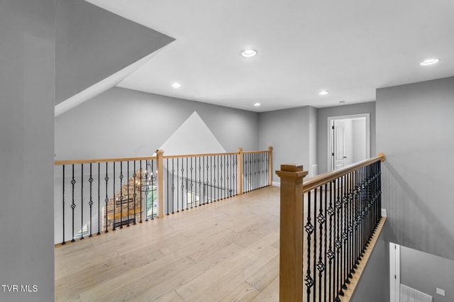 15590 Piper Spring Avenue, Abingdon, VA 24210