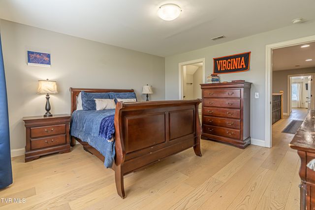 15590 Piper Spring Avenue, Abingdon, VA 24210