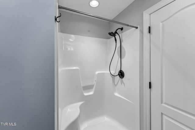 15590 Piper Spring Avenue, Abingdon, VA 24210