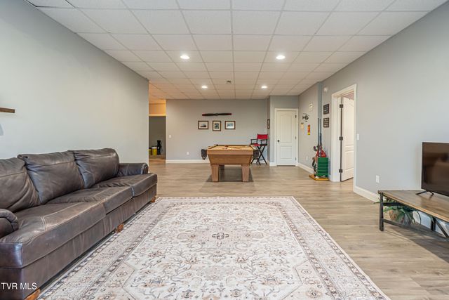 15590 Piper Spring Avenue, Abingdon, VA 24210