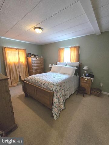 100 COUNTRY LN, Buena, NJ 08310