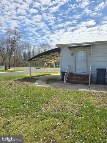 100 COUNTRY LN, Buena, NJ 08310
