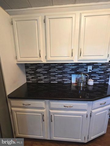 100 COUNTRY LN, Buena, NJ 08310