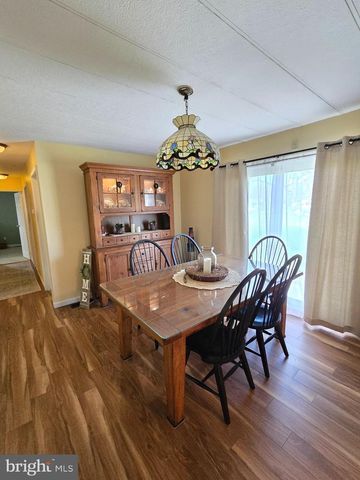 100 COUNTRY LN, Buena, NJ 08310