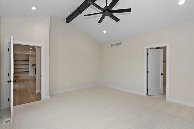 17425 Oakwood Drive, Urbandale, IA 50323