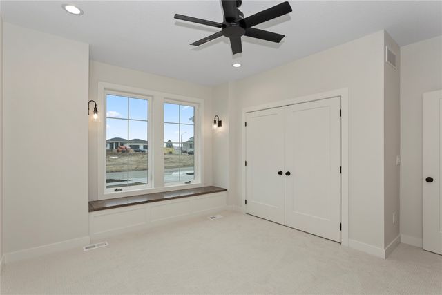 17425 Oakwood Drive, Urbandale, IA 50323