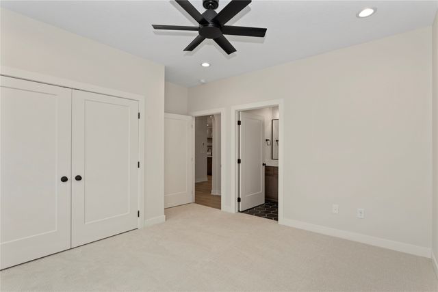 17425 Oakwood Drive, Urbandale, IA 50323