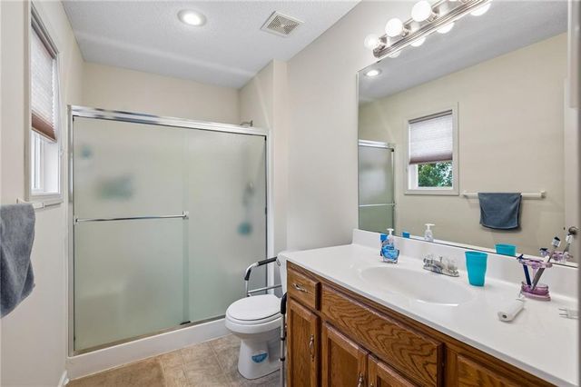 8416 N Winfield Avenue, Kansas City, MO 64153