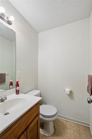 8416 N Winfield Avenue, Kansas City, MO 64153