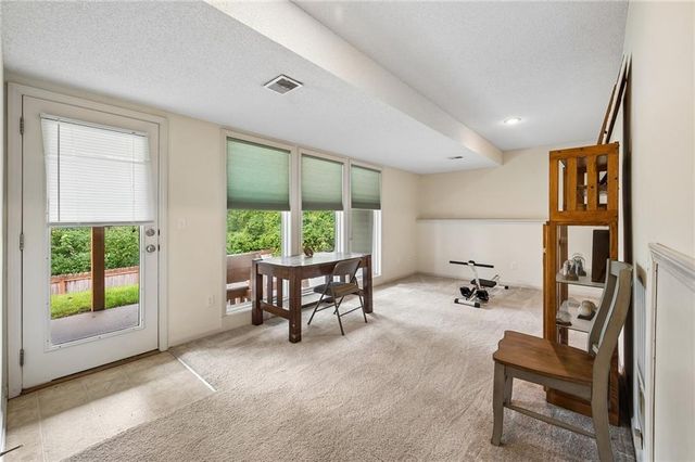8416 N Winfield Avenue, Kansas City, MO 64153