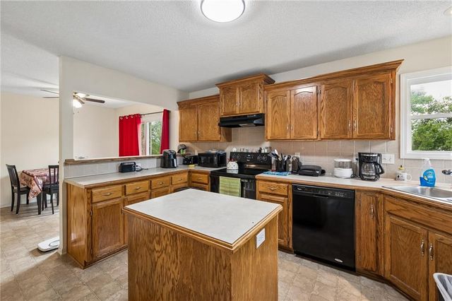 8416 N Winfield Avenue, Kansas City, MO 64153