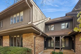 1845 Mission Hills Lane, Northbrook, IL 60062