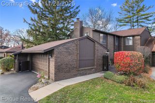 2164 Bordeaux Street, West Bloomfield, MI 48323