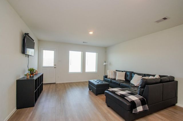 4355 Palmetto Grove Lane, Baytown, TX 77521