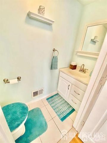 790 Harbortown Boulevard, Perth Amboy, NJ 08861