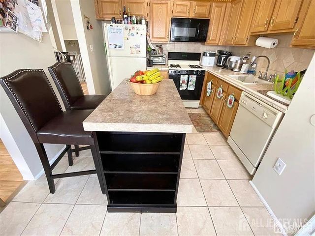 790 Harbortown Boulevard, Perth Amboy, NJ 08861