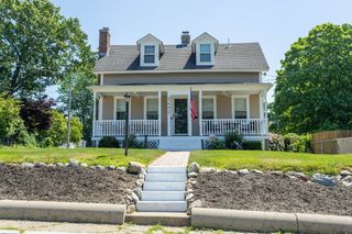 3642 Pawtucket, East Providence, RI 02915