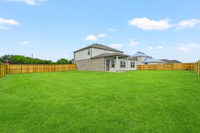 11007 Youngquist Drive, Mont Belvieu, TX 77535