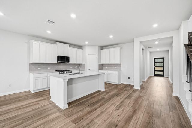 11007 Youngquist Drive, Mont Belvieu, TX 77535