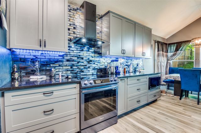 805 E Huitt Lane, Euless, TX 76040