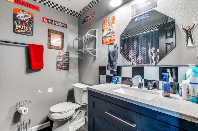 805 E Huitt Lane, Euless, TX 76040