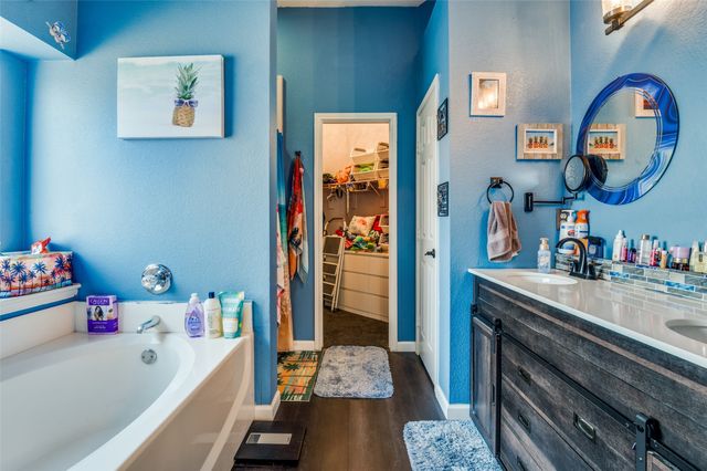 805 E Huitt Lane, Euless, TX 76040