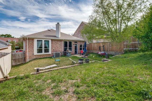 805 E Huitt Lane, Euless, TX 76040