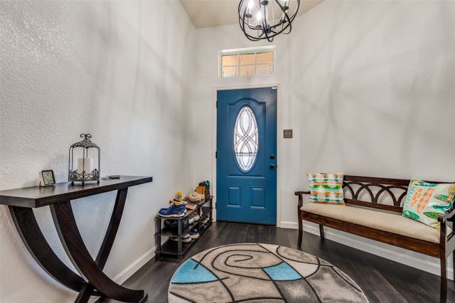 805 E Huitt Lane, Euless, TX 76040