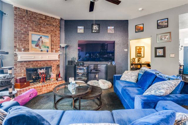 805 E Huitt Lane, Euless, TX 76040