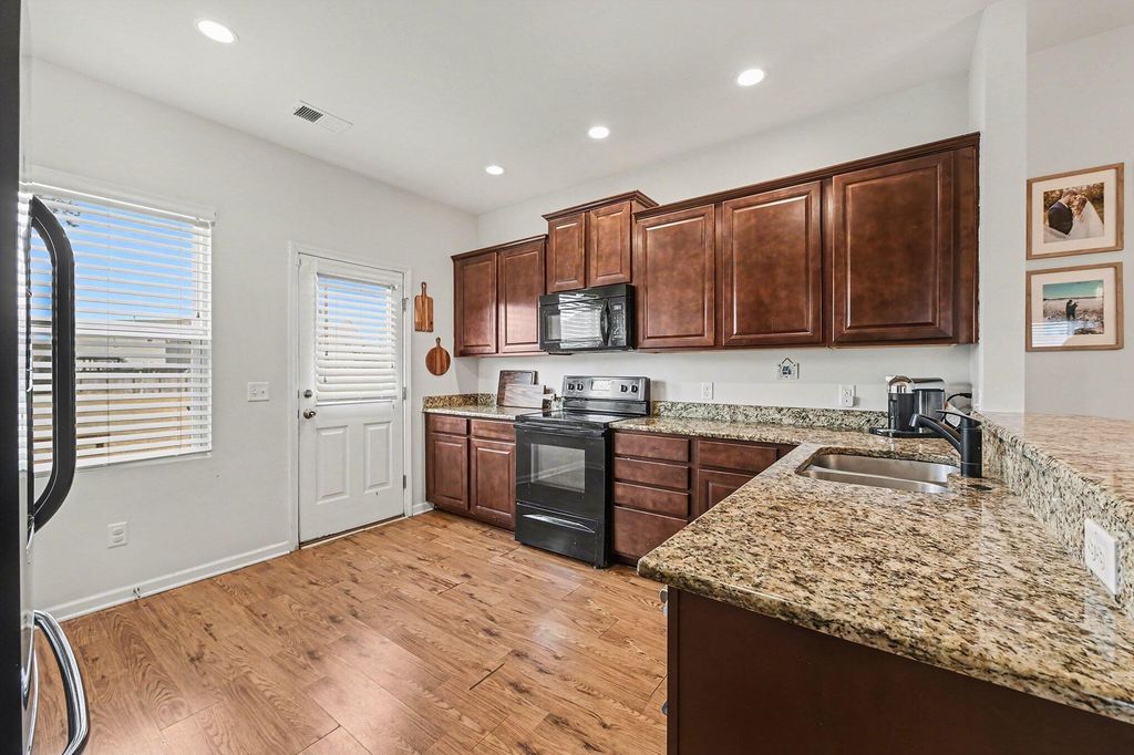 Image 11 of property listing at 326 Cantley Court, Summerville, SC 29486