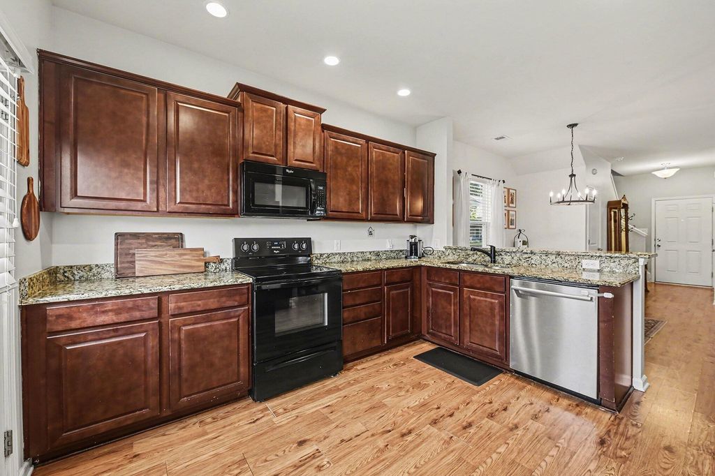 Image 12 of property listing at 326 Cantley Court, Summerville, SC 29486