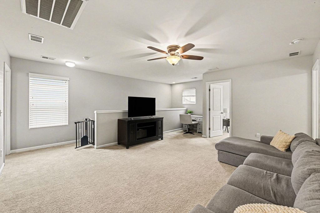 Image 14 of property listing at 326 Cantley Court, Summerville, SC 29486