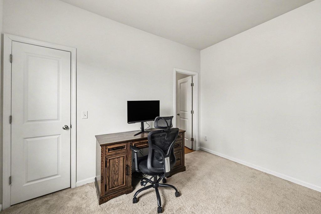 Image 16 of property listing at 326 Cantley Court, Summerville, SC 29486