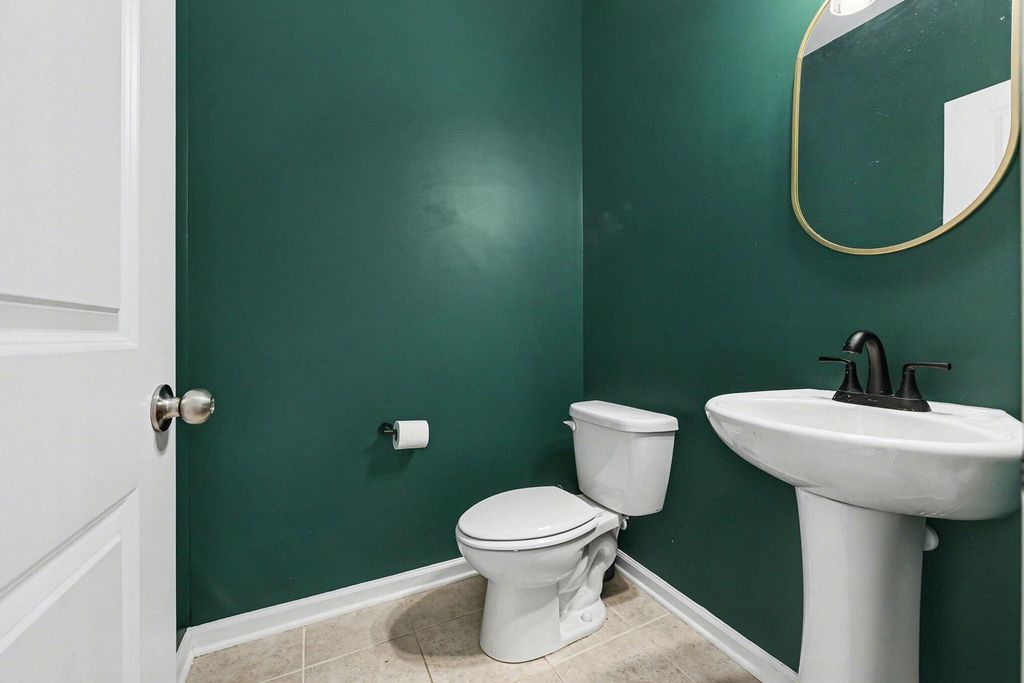 Image 18 of property listing at 326 Cantley Court, Summerville, SC 29486