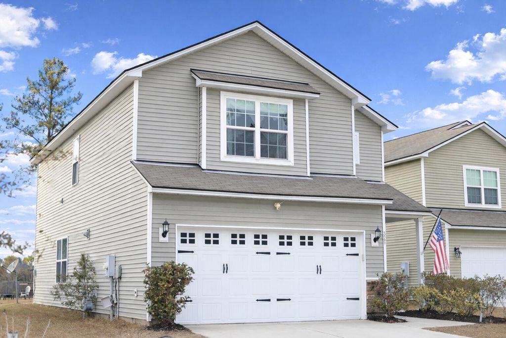 Image 3 of property listing at 326 Cantley Court, Summerville, SC 29486