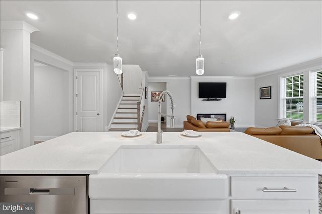 7817 HOLSTON LN, Broad Run, VA 20137