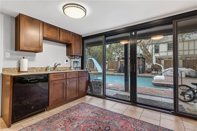1563 Government Street, Mobile, AL 36604