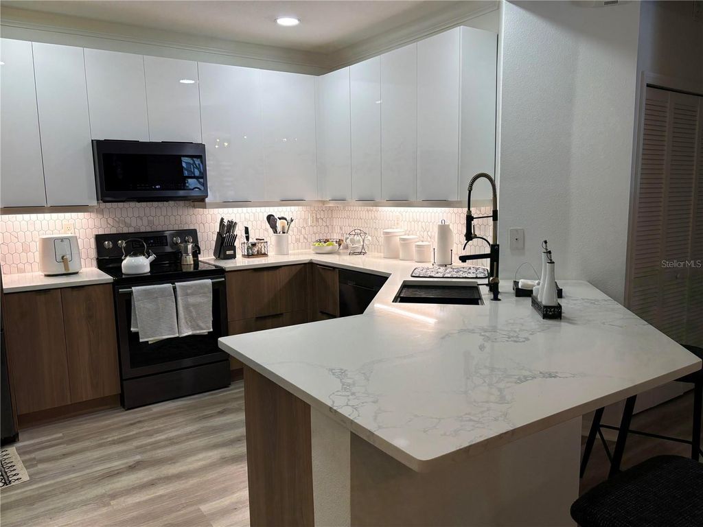 Image 20 of property listing at 11564 MIZZON DRIVE 903/110, Windermere, FL 34786