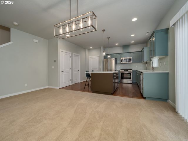 13605 Sw KING LEAR Way, King City, OR 97224