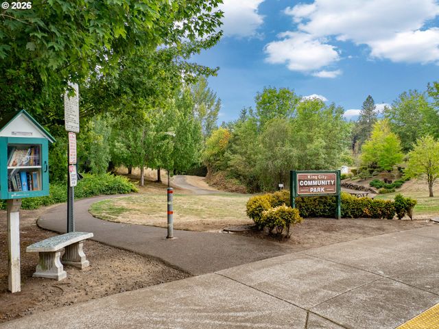 13605 Sw KING LEAR Way, King City, OR 97224