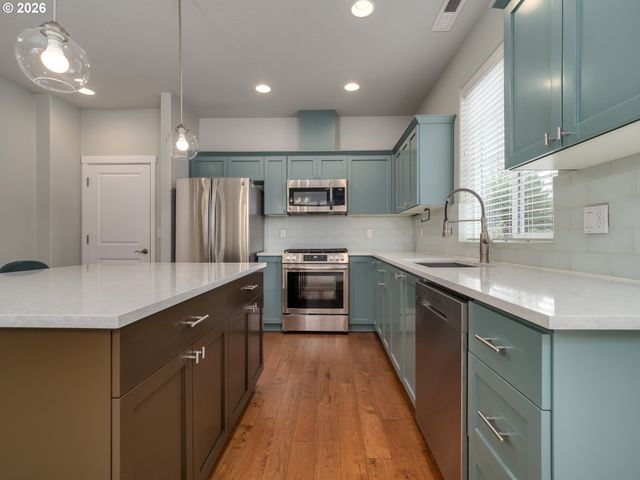 13605 Sw KING LEAR Way, King City, OR 97224