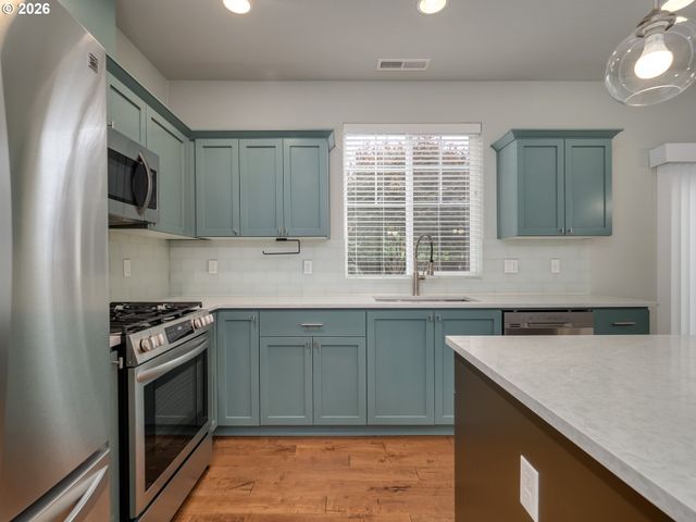 13605 Sw KING LEAR Way, King City, OR 97224
