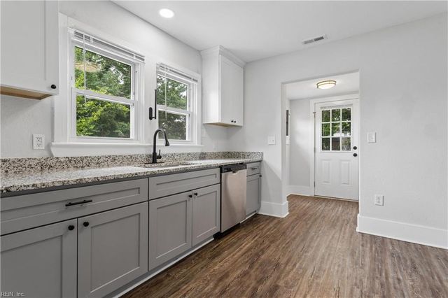 515 Powhatan PW, Hampton, VA 23661