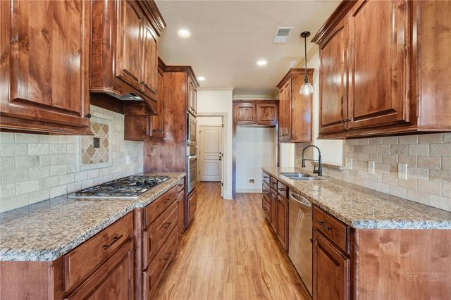 2708 Hickory Court, Bryan, TX 77808