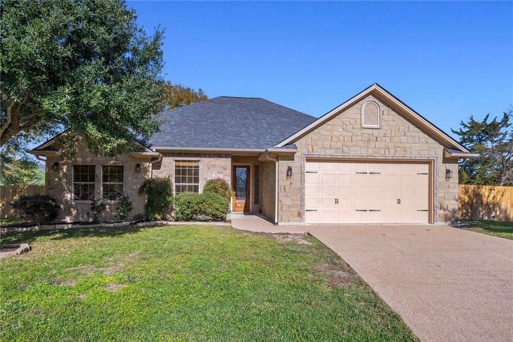 2708 Hickory Court, Bryan, TX 77808