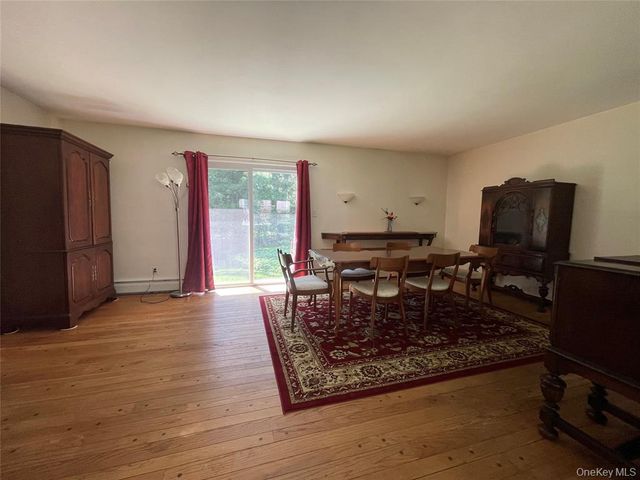 4 Cornwallis Road, East Setauket, NY 11733