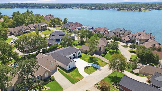 339 W Shore Lane, Montgomery, TX 77356