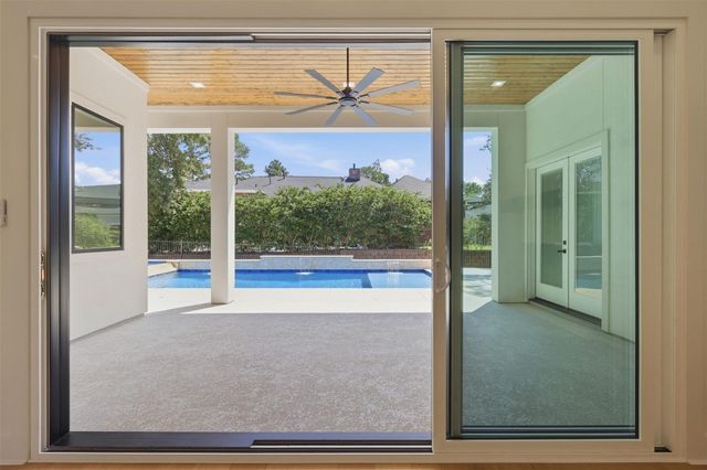 339 W Shore Lane, Montgomery, TX 77356
