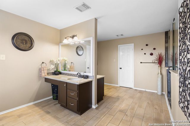 16034 Walnut Creek, San Antonio, TX 78247