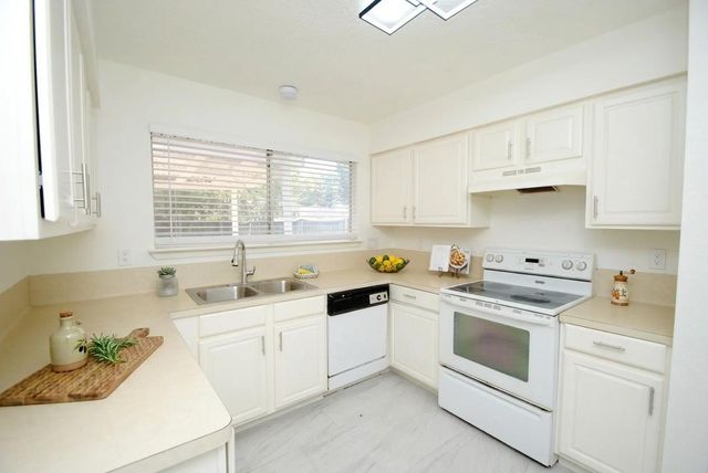 7010 Tara Drive, Richmond, TX 77469